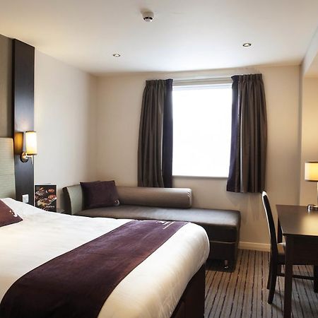 Premier Inn High Wycombe/Beaconsfield 외부 사진