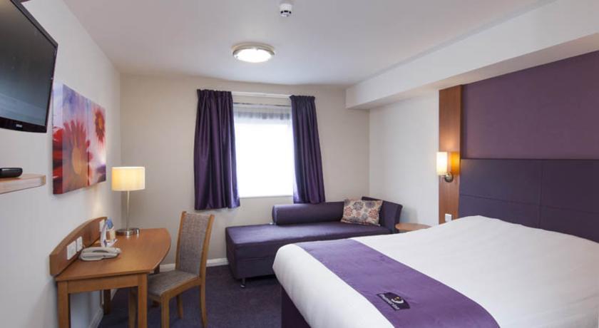 Premier Inn High Wycombe/Beaconsfield 외부 사진