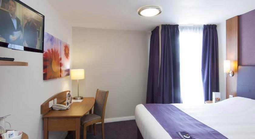 Premier Inn High Wycombe/Beaconsfield 외부 사진
