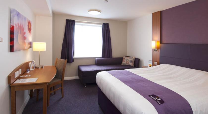 Premier Inn High Wycombe/Beaconsfield 외부 사진