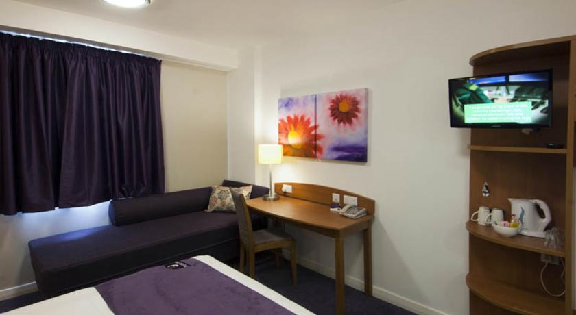 Premier Inn High Wycombe/Beaconsfield 외부 사진