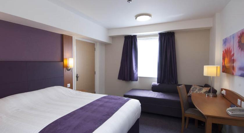Premier Inn High Wycombe/Beaconsfield 외부 사진