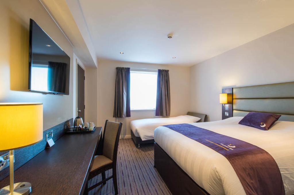 Premier Inn High Wycombe/Beaconsfield 외부 사진