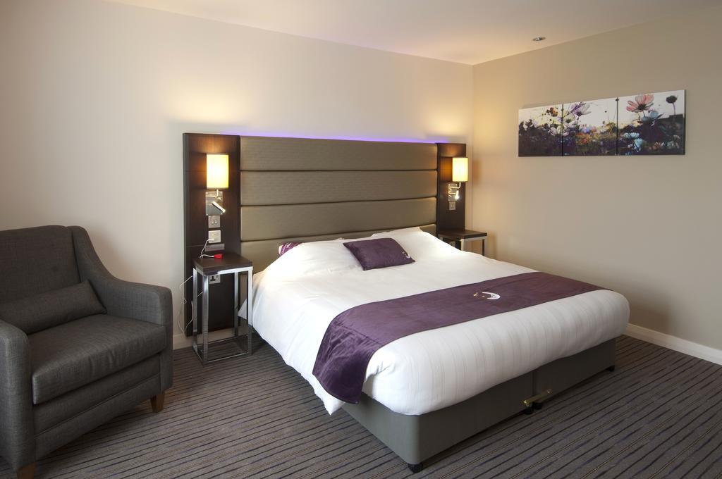 Premier Inn High Wycombe/Beaconsfield 외부 사진